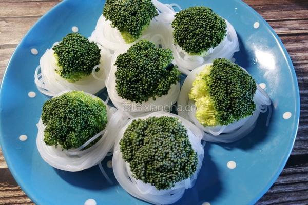 金蒜粉丝蒸西兰花的做法图解6