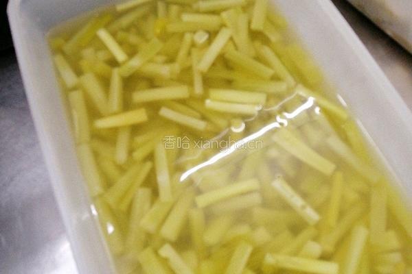 泡椒莴笋的做法图解3