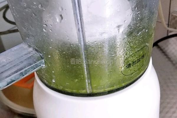 菠菜汁春饼的做法图解2