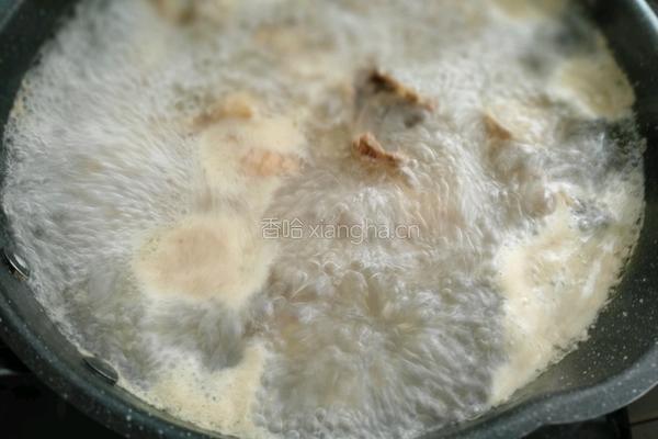 羊肚菌鸡汤的做法图解4