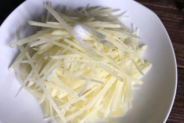 香菇酱土豆丝的做法图解4