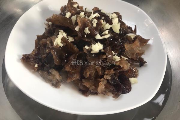 香菇酱拌木耳的做法图解3