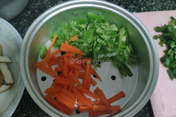 青椒肉丝面的做法图解2