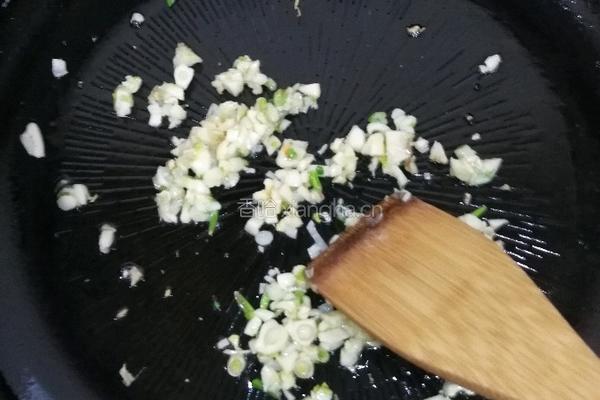 蒜蓉蒸茭瓜的做法图解5