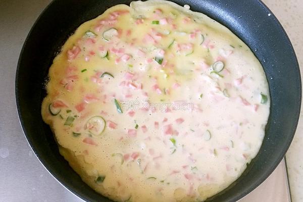 火腿鸡蛋饼的做法图解7