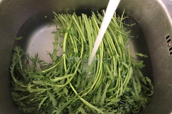 粉蒸山野菜的做法图解3