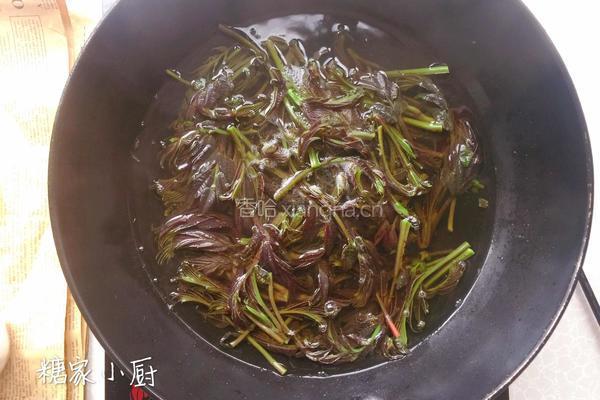香椿芽拌豆腐的做法图解2
