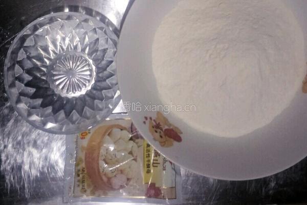 白菜蒸包的做法图解1