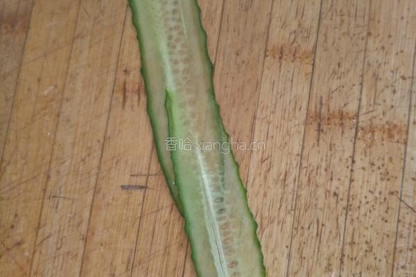 蒸鸡肉黄瓜卷的做法图解4