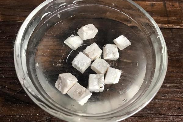 茯苓豆腐汤的做法图解1