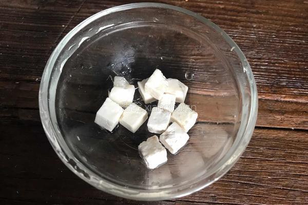 茯苓豆腐汤的做法图解2