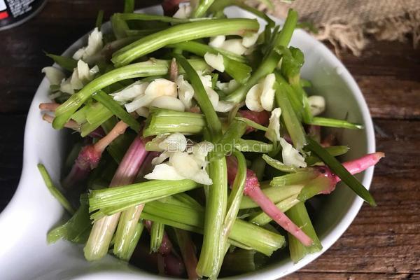 香菇酱菠菜根的做法图解5