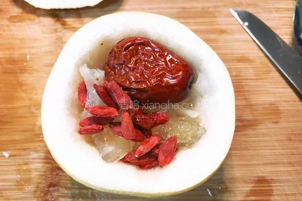 冰糖银耳蒸雪梨的做法图解4