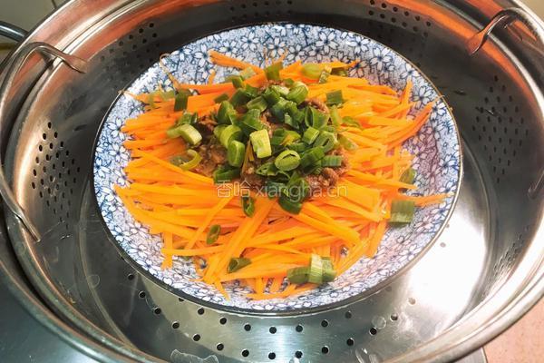 香菇牛肉酱蒸胡萝卜丝的做法图解5
