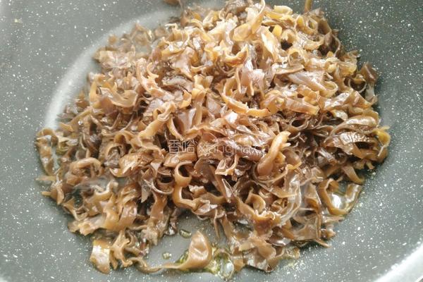 木耳包菜煎饼的做法图解7
