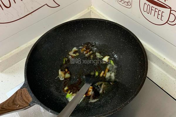 鸡胸肉鸡丁炒胡萝卜尖椒的做法图解8