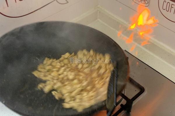 鸡胸肉鸡丁炒胡萝卜尖椒的做法图解19