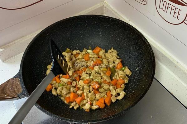 鸡胸肉鸡丁炒胡萝卜尖椒的做法图解21