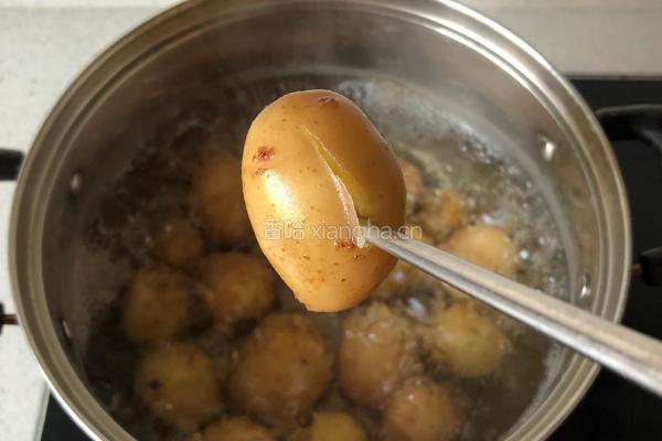 香煎小土豆的做法图解2