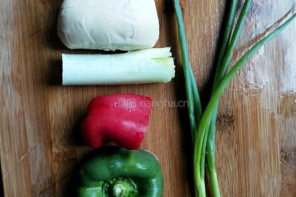 蚝油炒素鸡的做法图解1