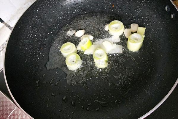 蚝油炒素鸡的做法图解3