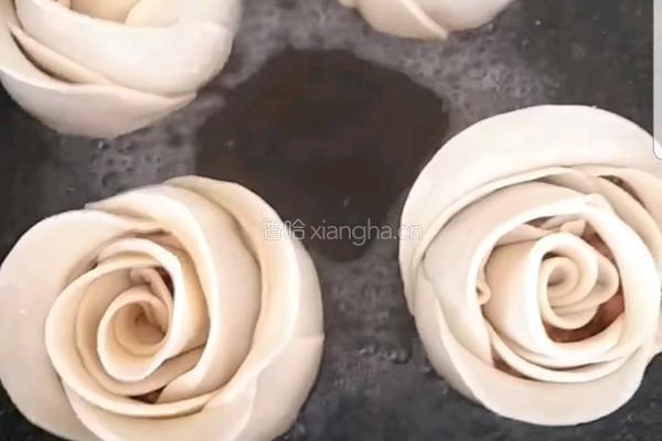 玫瑰花饺子的做法图解3