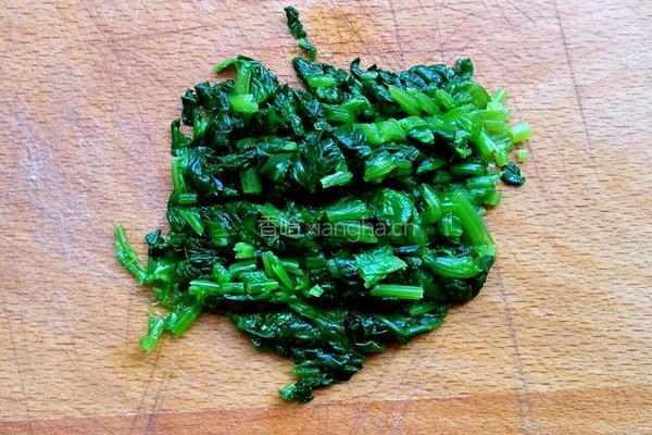 菠菜虾仁蒸蛋羹的做法图解2