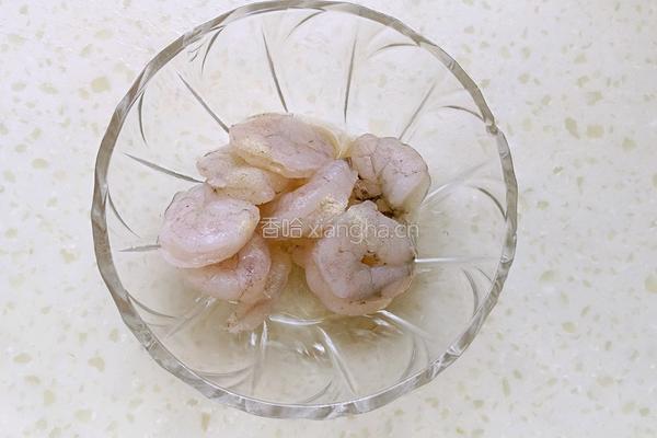 菠菜虾仁蒸蛋羹的做法图解3