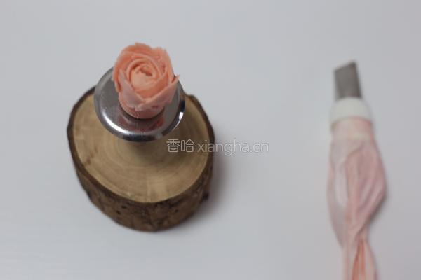 豆沙裱花之玫瑰的做法图解7