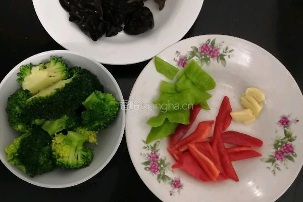 素炒西兰花的做法图解1