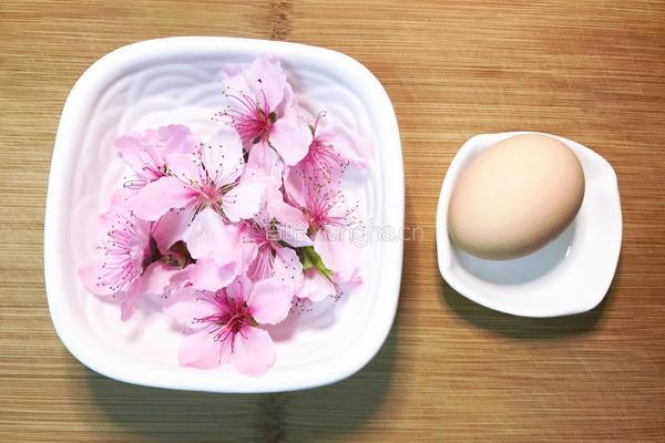 桃花鸡蛋羹的做法图解2
