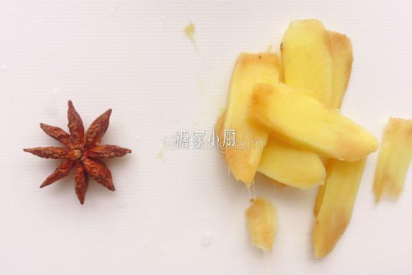 萝卜玉米排骨汤的做法图解2