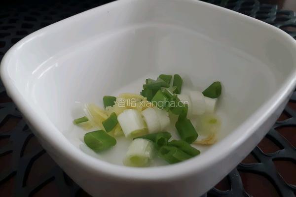 腊肠蒸豆皮的做法图解2