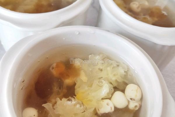 桃胶皂角米银耳羹的做法图解8