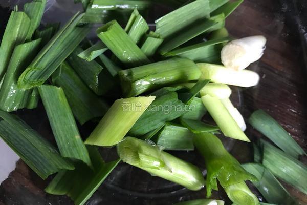 腊肉炖霉豆渣的做法图解5