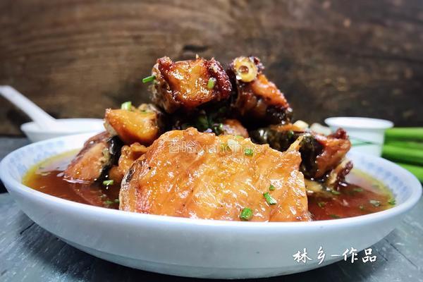 荷叶蒸腊鱼的做法图解16