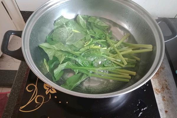 菠菜鸡蛋糕的做法图解1