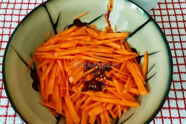 十分钟速食 凉拌胡萝卜丝的做法图解2