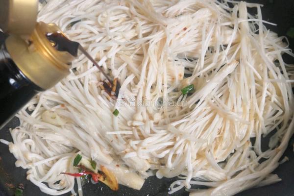 肥牛炒金针菇的做法图解8