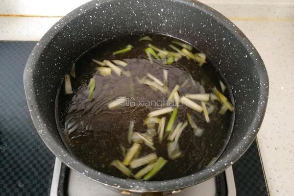 韭香花蛤海鲜汤的做法图解7