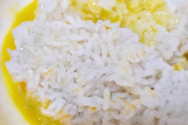 黄金蛋炒饭的做法图解2