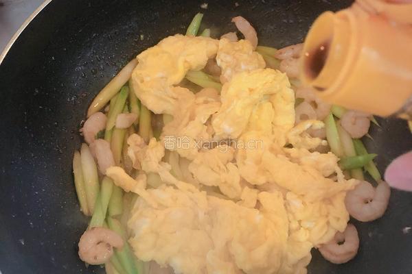 芦笋虾仁炒蛋的做法图解17