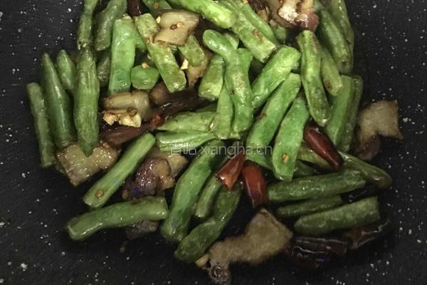 腊肉炒四季豆的做法图解6