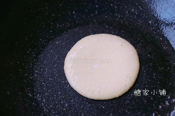 快手香蕉松饼的做法图解3