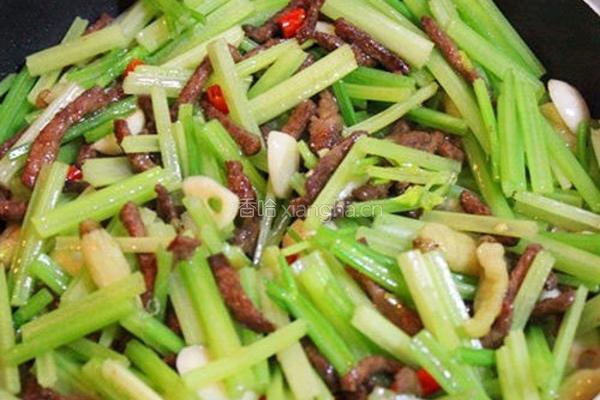 西芹炒牛肉的做法图解5
