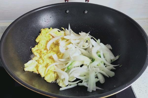圆葱炒鸡蛋的做法图解6