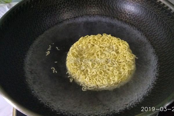 香辣炒面的做法图解2