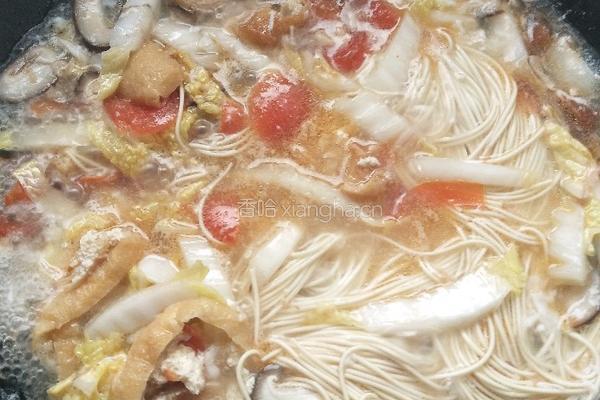 香菇鸡白菜蛋面的做法图解6