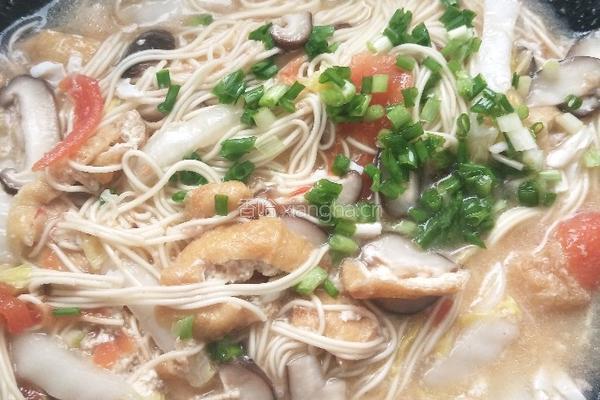 香菇鸡白菜蛋面的做法图解7
