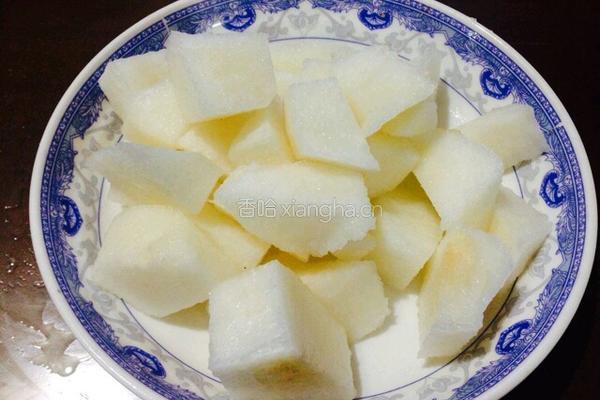 冰糖雪梨银耳羹的做法图解3